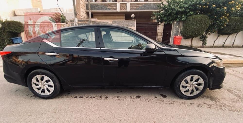 نيسان ألتيما